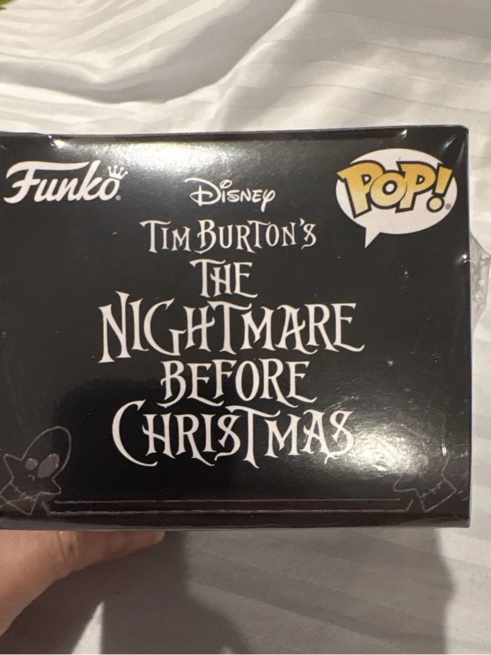 Funko Pop! Oogie Boogie Green with Red Accent Snow Globe - Picture 5 of 6